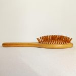 Cepillo de madera para el pelo - Redondo - Imagen 3