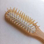Cepillo para cabello de púas rectas