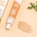 Crema facial solar SPF50 con color - Imagen 2