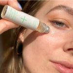 contorno de ojos Depuff roll-on